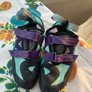 Lyra Mad rock Climbing Shoes